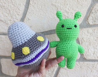Crochet Alien with Space Ship, Crochet Amigurumi, Alien Toy, Space Ship Toy, Flying Saucer, Space theme
