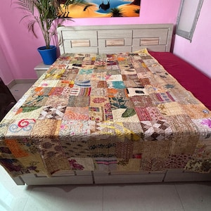 Quilt Cotton Patchwork, Neutral and Bright Quilt, Beige Light Brown Cream Quilt, Green Pink Accents, Patchwork Design Quilt, Décor Quilt