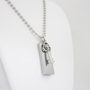 8GB USB Memory Necklace image 4