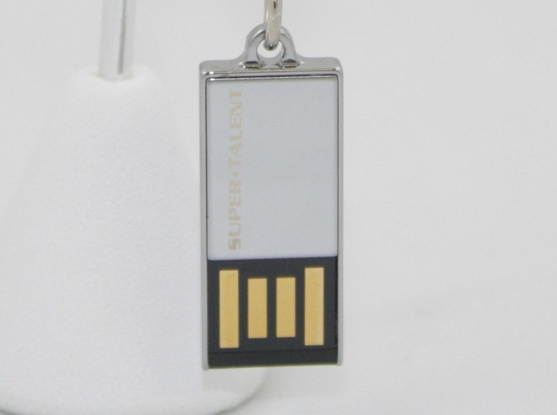 16GB total USB Memory Earrings image 2