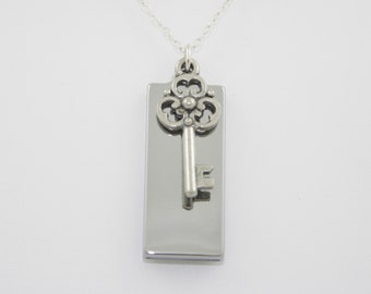 2GB USB Memory Silver Necklace