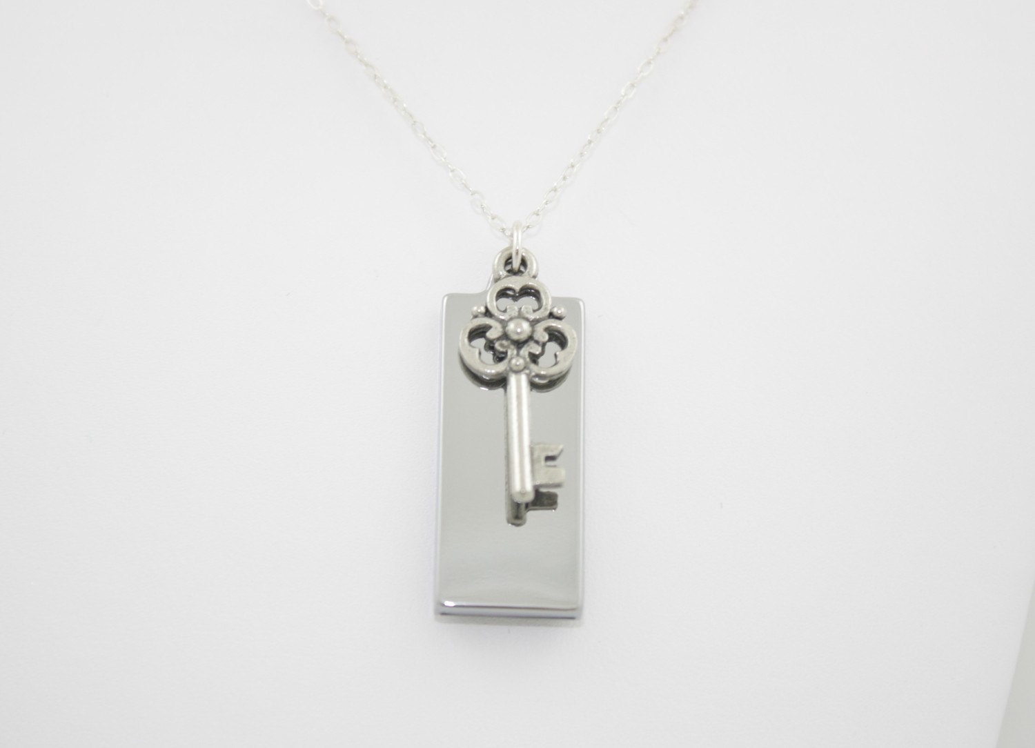 2GB USB Memory Silver Necklace - Etsy