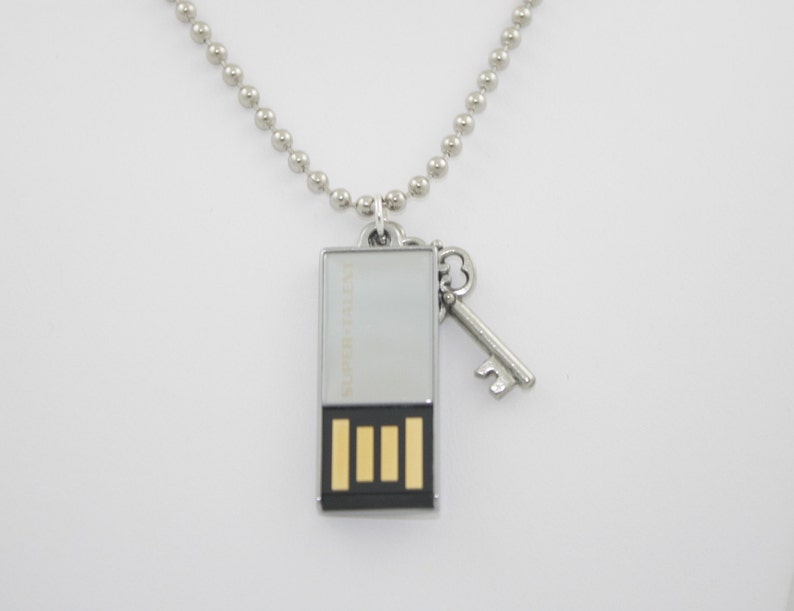 8GB USB Memory Necklace image 2