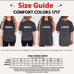 The image is a size guide for a t-shirt, showing the different sizes available for the model.
