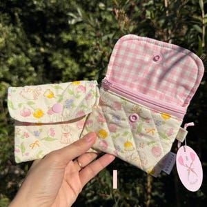 Quilted Zipper Wallet: Handmade Fabric Mini Pouch with Keychain I - Bunny tulip