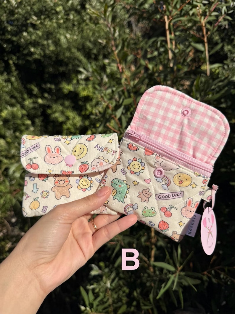 Quilted Zipper Wallet: Handmade Fabric Mini Pouch with Keychain B - Cute bunny