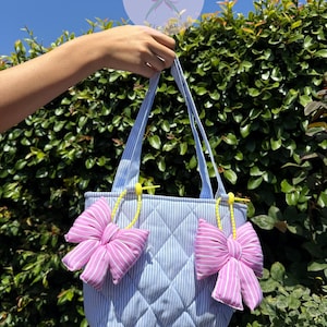 Puffy bow keychain / Stuffed bow ornament / Cute keyring / Purse charm / Bow keychain for handbag / Plush ribbon bow / Fluffy bow keychain