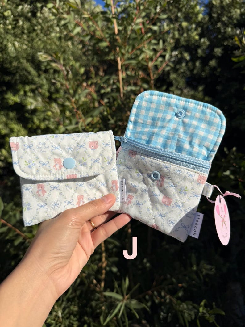 Quilted Zipper Wallet: Handmade Fabric Mini Pouch with Keychain J - Vintage bear