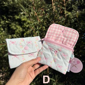 Quilted Zipper Wallet: Handmade Fabric Mini Pouch with Keychain D - Striped blue bow