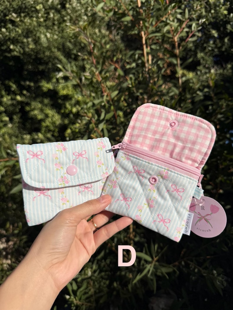 Quilted Zipper Wallet: Handmade Fabric Mini Pouch with Keychain D - Striped blue bow