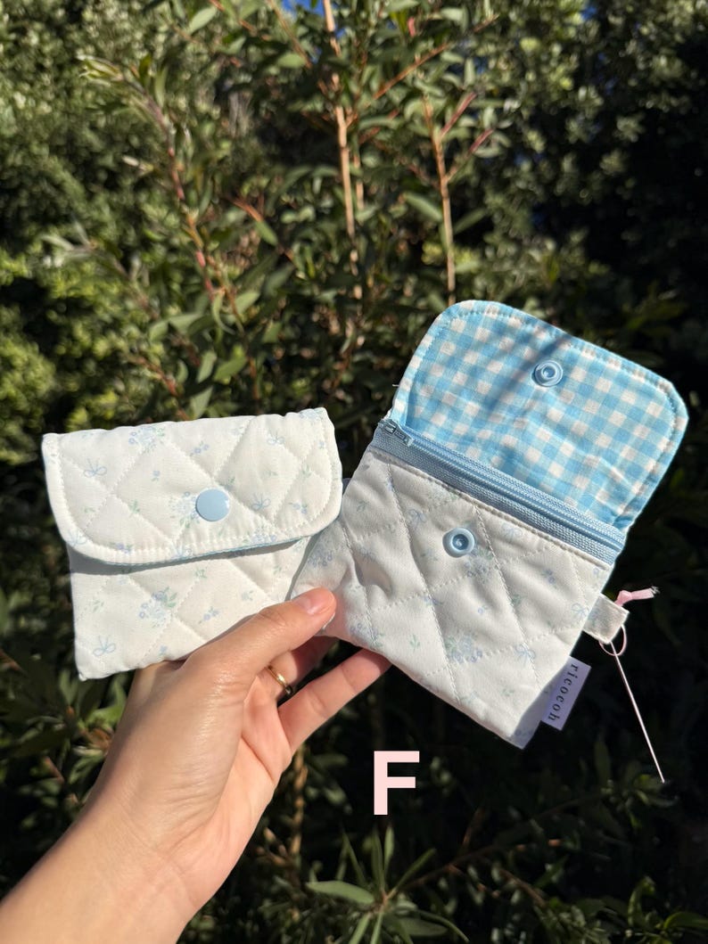Quilted Zipper Wallet: Handmade Fabric Mini Pouch with Keychain F - Blue dream