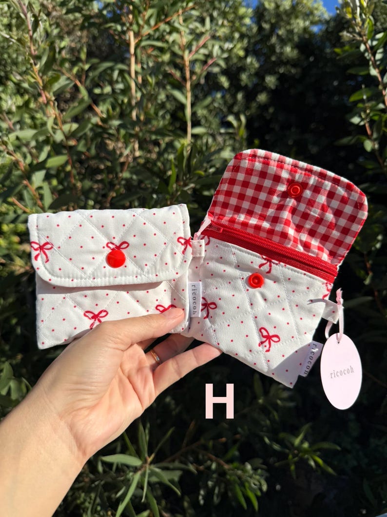 Quilted Zipper Wallet: Handmade Fabric Mini Pouch with Keychain H - Red polka dot