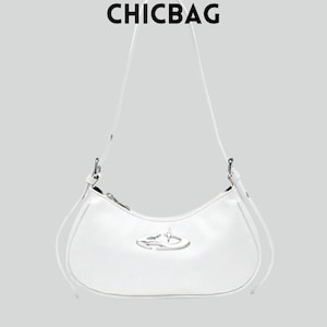 White Metallic PU Shoulder Bag with Zipper and Rivet Detail, Adjustable Strap Streetwear Purse for Daily Use, Punk Y2K Baguette Style