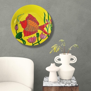 Plato decorativo de pared con peces llamativos / Plato decorativo amarillo brillante / Decoración de pared de inspiración popular / Diseño acuático colorido - Regalo para ella