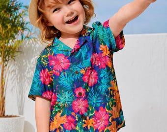 Family Matching Hawaiian Shirts Tropical Waves, Hawaii Beach Floral Outfits for Mom Dad Kids, Personalized Summer Vacation Gift