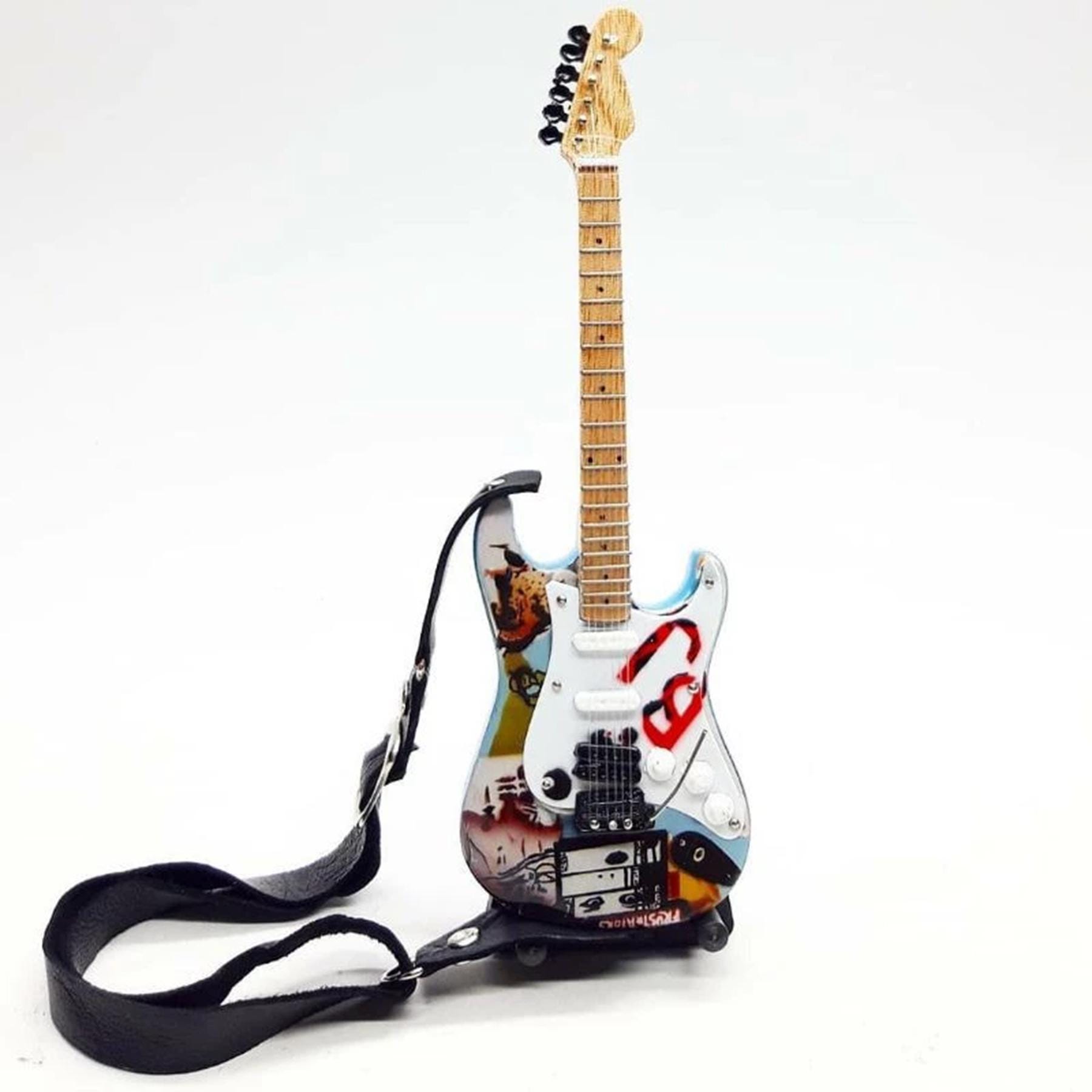 Miniature Guitar Stratocaster Billie Joe Scale 1:6 - Mini Electric Guitar Handmade Wood - Guitarist Birthday Gift Music Desk & Shelf Display