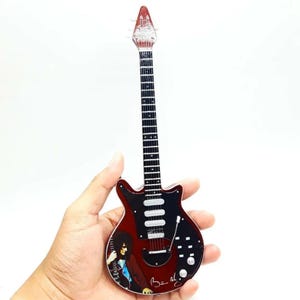 Miniature Guitar Big Red Bryan May Queen Scale 1:4 - Mini Electric Guitar Handmade Wood - Guitarist Birthday Gift Music Desk Shelf Display B