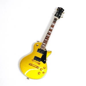 Miniature Guitar Les Paul Gold Scale 1:6 | Replica Mini Electric Guitar Handmade Wood | Guitarist Birthday Gift Music Desk Shelf Display