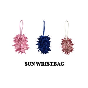 Torebka Fuguku Sun Wristbag - Piglet, Cobalt i Ruby Point