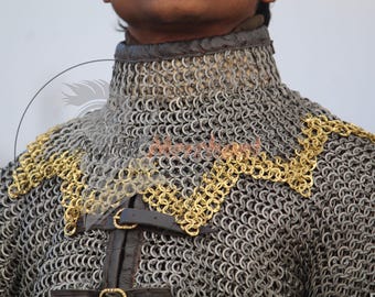Stålringbrynja Biskopsmantel – Medeltida Kragerustning med Läderdetaljer för Cosplay