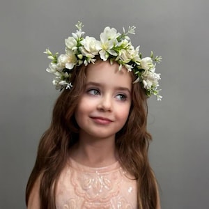 First communion floral headband, Flower girl headband, Junior bridesmaid headband, Bridal flower crown, Floral headpiece, Flower girl crown