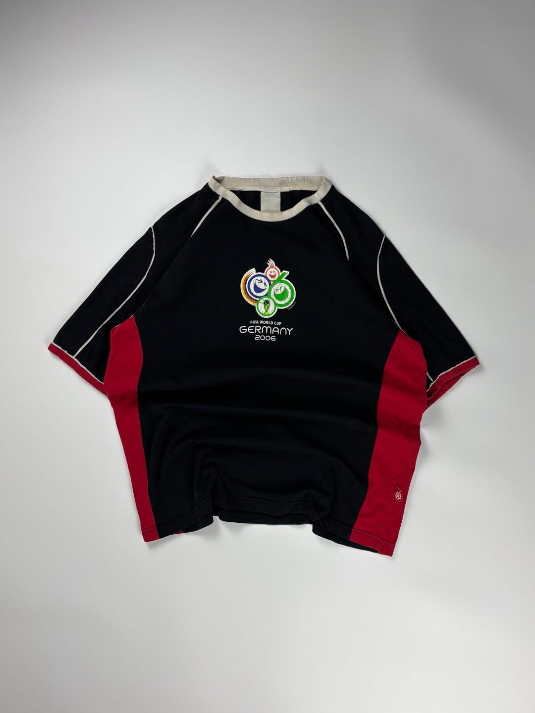 記念グッズ FIFA World Cup GERMANY 2006 Vintage 2006 Germany Fifa World Cup Ringer Tee / Soccer Graphic