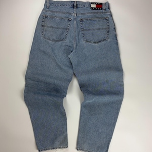 Vintage Tommy Hilfiger-jeans / wijde pasvorm / broek met lichte wassing / geborduurde patch / 36 x 32 blauw