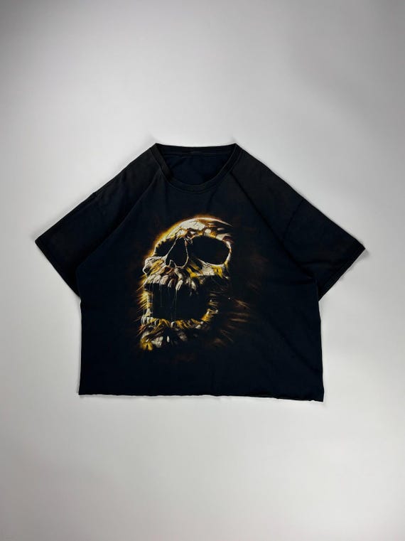 Vintage Skull Graphic Cropped Tee / Y2K T Shirt / Faded / XL Black