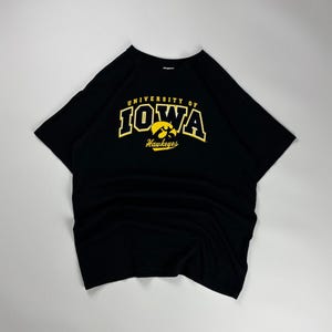 Vintage IOWA Hawkeyes University Tee / NCAA Collegiate Shirt / Large Black