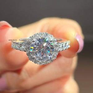 3 Carat Round Brilliant Cut Moissanite Halo Engagement Ring Sparkling Pave Diamond Accents Luxury Bridal Ring Elegant Wedding Ring for Her