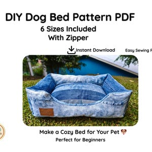 Puede incluir: Una cama para perros de mezclilla con un patrón de lavado azul y blanco se encuentra sobre hierba verde. La cama tiene forma rectangular con laterales elevados y un cojín central. El texto en la parte superior dice "DIY Dog Bed Pattern PDF".