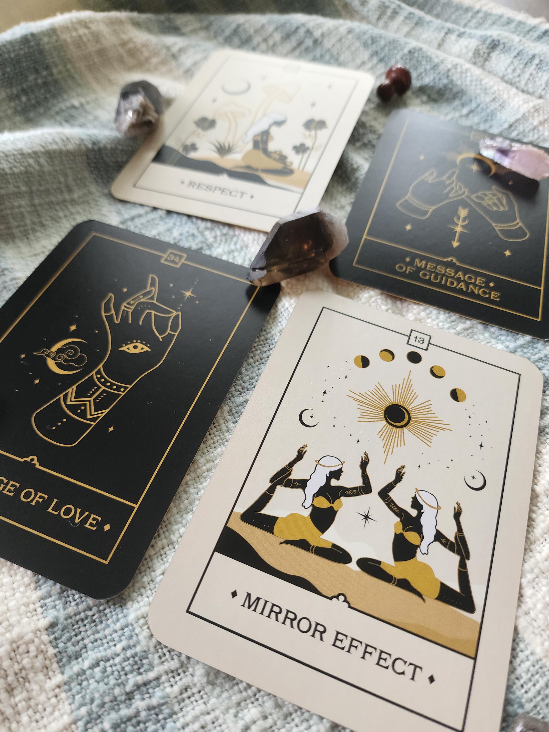 Oracle Reader Oracle reading from your own soul and guides