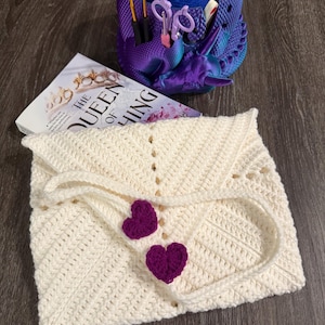 Love letter - Karen - crochet iPad/tablet sleeve