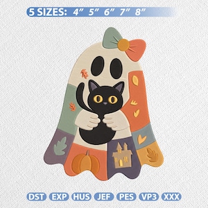 Könnte beinhalten: Ein Stickmuster mit einem Geist, der eine schwarze Katze hält, verziert mit Herbstblättern, einem Kürbis und einem Haus. Der Geist trägt eine Schleife. Text: 5 SIZES: 4" 5" 6" 7" 8" und Dateiformate: DST, EXP, HUS, JEF, PES, VP3, XXX.