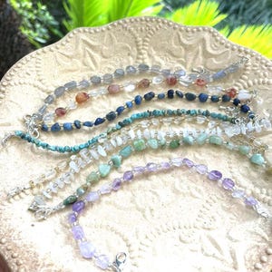 Crystal Chips Bracelet Natural Gemstone Chip Beaded Stretch Healing Crystal Jewelry Gift for Her Chakra Energy Stone Boho Stacking Bracelets