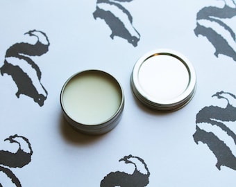 Perfume sólido con aroma a mofeta