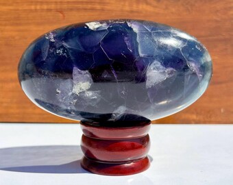 Regenbogen Fluorit Lingam - polierter Heilstein, Chakra Ausgleichsstein, Meditations Werkzeug