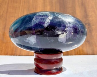 Regenbogen Fluorit Lingam - polierter Heilstein, Chakra Ausgleichsstein, Meditations Werkzeug