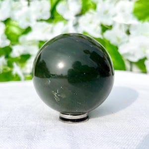 Natural Green Jade Sphere – Genuine Crystal Ball for Healing, Prosperity, Feng Shui & Positive Energy