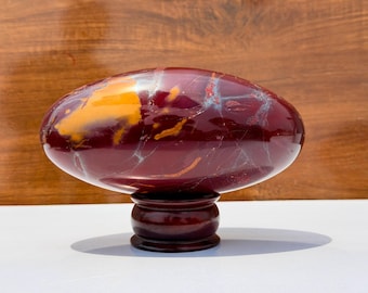 Natürlicher Mookait-Jaspis-Lingam – Polierter Heilkristall | Australischer Jaspis-Edelstein für Meditation, Reiki und als Wohnaccessoire