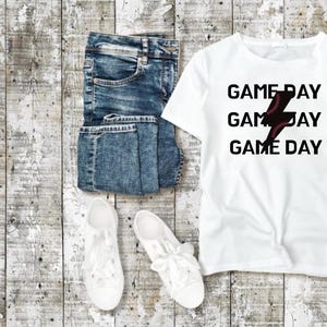 Baseball Shirt | Game Day Graphic Tee for – Softball or Baseball | T-Shirt–Sports | Gift | Vintage Style Baseball softball Tee
