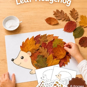 Puede incluir: Una actividad de manualidades titulada Leaf Hedgehog que muestra un contorno de erizo impreso en papel blanco, decorado con varias hojas de otoño secas en tonos rojos, naranjas y marrones. Incluye un pequeño cuenco blanco con pegamento y seis páginas de plantillas.