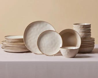 Vajilla de gres para 6 personas – 24 piezas, platos y cuencos con esmalte reactivo, forma orgánica, color beige.