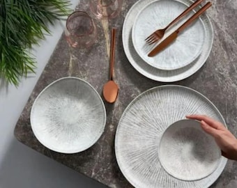 Juego de vajilla moderna de porcelana blanca para 6 personas, juego minimalista de 24 piezas, juego de platos texturizados, utensilios de cocina, regalo para un nuevo hogar