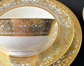 Juego de vajilla de porcelana de lujo con borde dorado para 12 personas – Juego de vajilla elegante de estilo vintage de 61 piezas – Vajilla blanca y dorada – Juego de servicio real