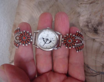 Woman&#39;s Vintage Signed Zuni Red Coral Petit Point Sterling Silver Stretch Watch