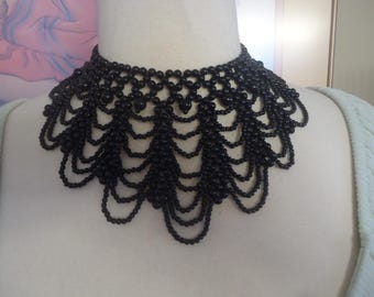 Vintage Acrylic Beaded Scalloped Design Choker, Black