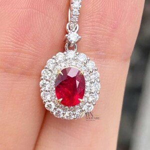 1.00 CT ルビー ダイヤモンド ハローペンダント | オーバルルビーネックレス | 7月の誕生石ギフト | ダブルハローペンダント | 彼女への豪華な記念日ギフト