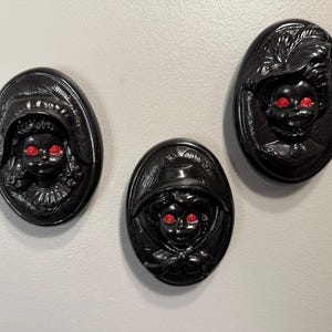 Vintage Haunting Creepy Ladies Wall Art Halloween Decor