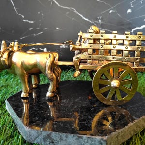 真鍮製の牛車のショーピース - ハンドメイドのヴィンテージインディアン牛車の置物 - 素朴なホームデコレーションギフト